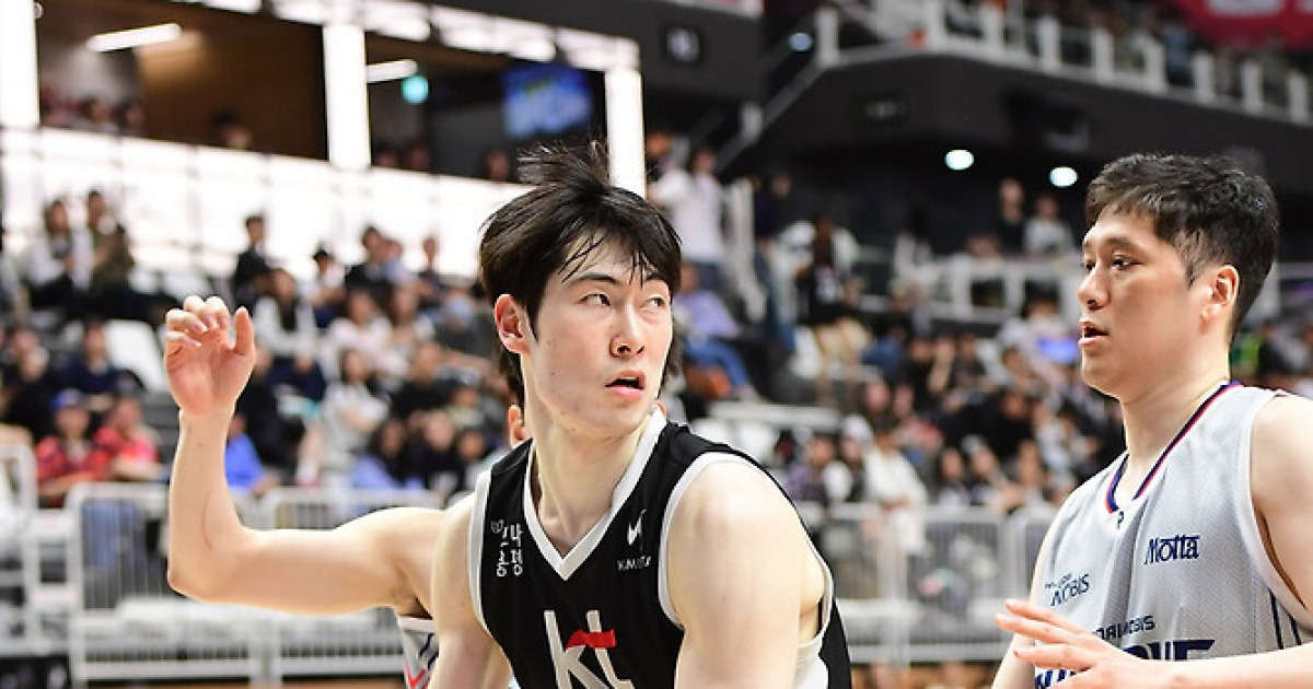 [BK 리뷰] ‘이두원 골밑 장악’ KT, 경기 직전 PO 탈락 확정에도 현대모비스 꺾고 연패 탈출