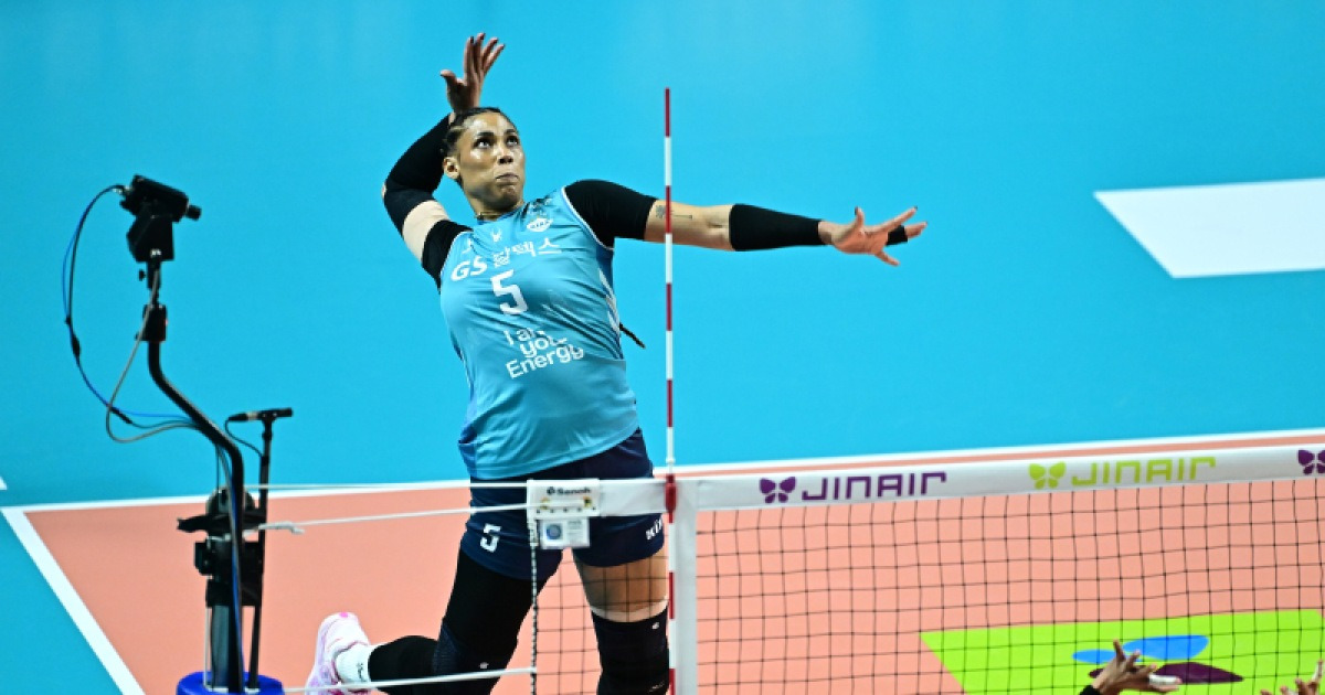 '실바 부상 투혼' GS칼텍스, 도로공사 꺾고 5년 만에 챔프전 정상 등극 [IS 장충]