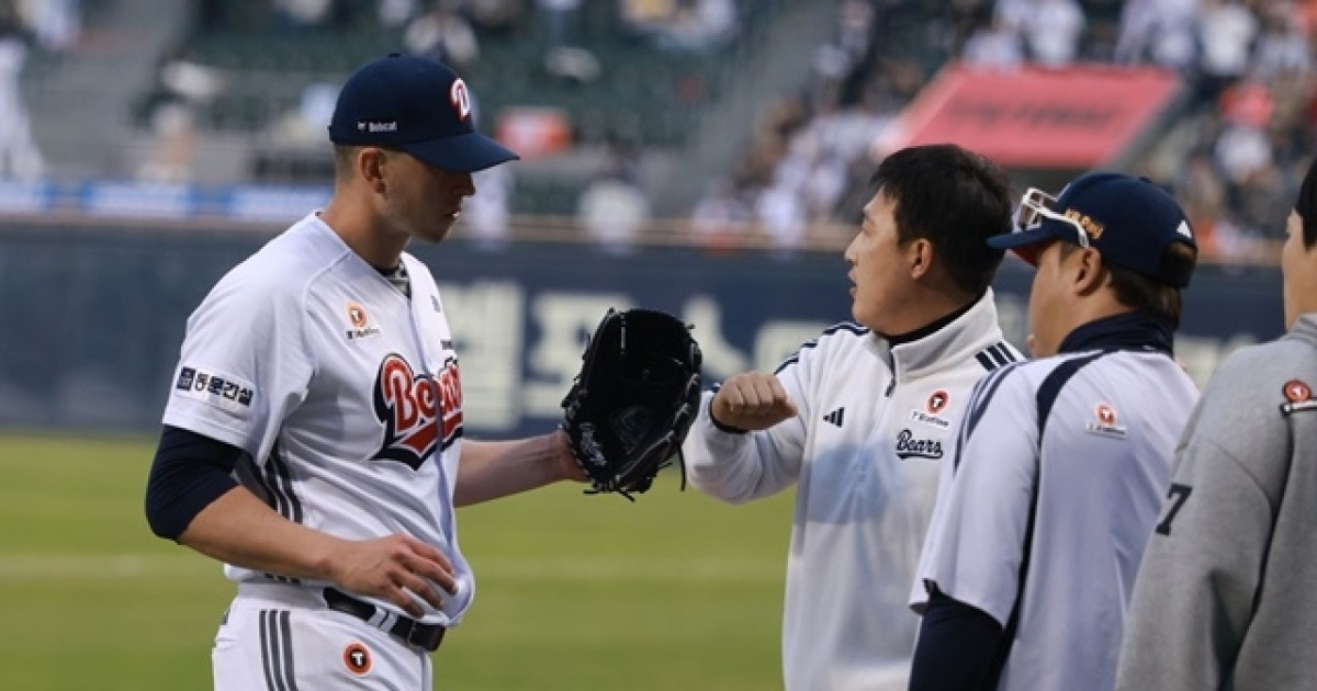“4주 후 재검사 받을 예정” 플렉센, 어깨 근육 손상으로 전열 이탈…‘두산 초비상’