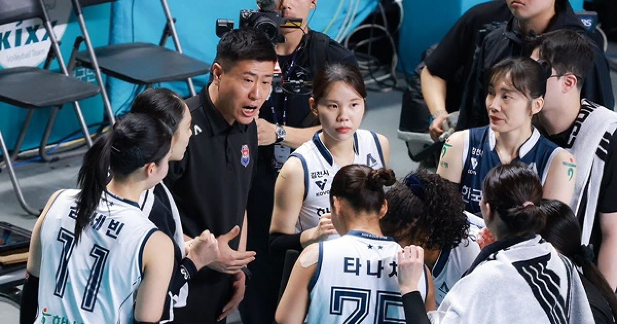 '리더십 부재' 도로공사, 챔프전 직전 감독 경질은 결국 패착이었나