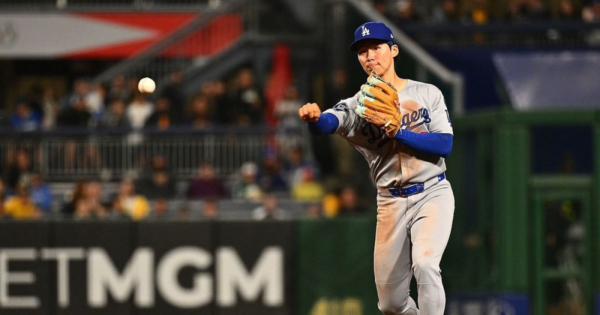 '콜업' 김혜성, 대수비로 시즌 첫 출전…다저스, 워싱턴에 8-6 '역전승'