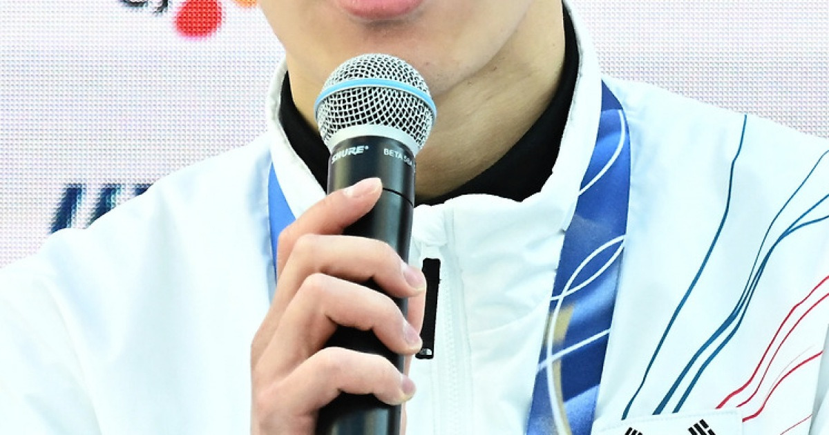 [공식]황대헌 드디어 입장표명 "이성 앞에서 내 바지 벗긴 임효준, 사과는커녕 춤추면서 놀려"…끝까지 화해 못한 아쉬움도 전했다