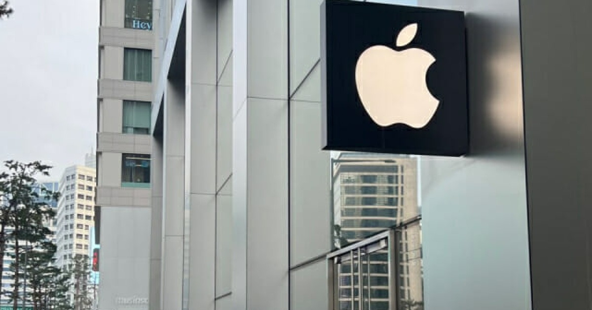 [AI는 지금] '바이브 코딩' 열풍에 앱스토어 84% '폭증'…애플, 심사 규정 앞세워 '제동'