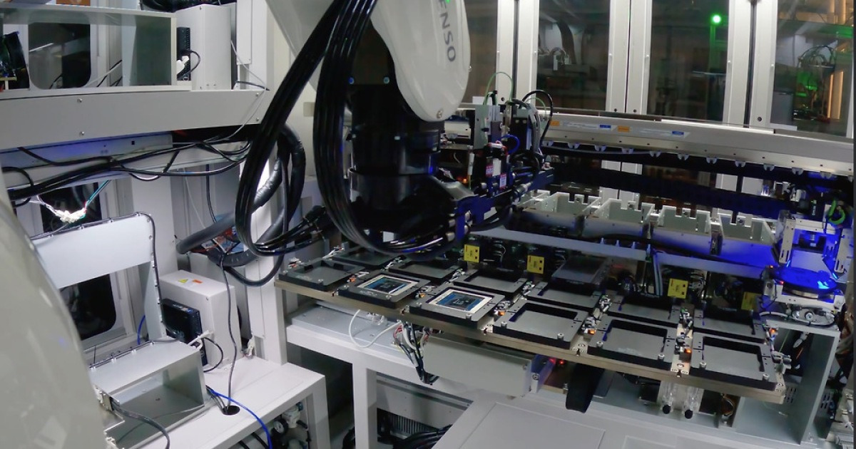 [단독] “엔비디아에 맞설 준비 끝”...MS가 야심차게 내놓은 AI칩 ‘마이아 200’ 최종 품질 검수장 가보니