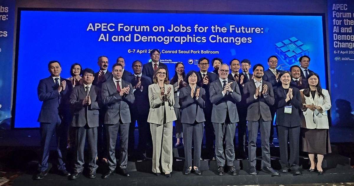 “AI 시대, ‘일자리 소멸’보다 무서운 건 ‘적응 격차’”