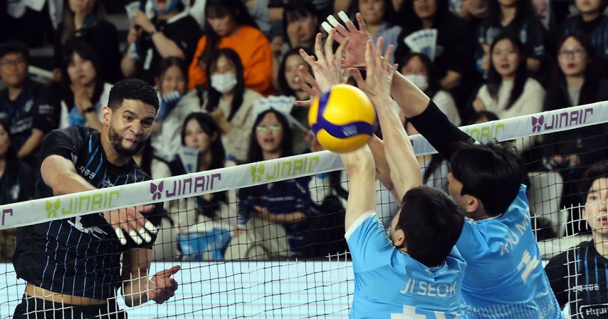 男배구 현대캐피탈, 챔프전 2패 뒤 1승으로 첫 ‘승전고’