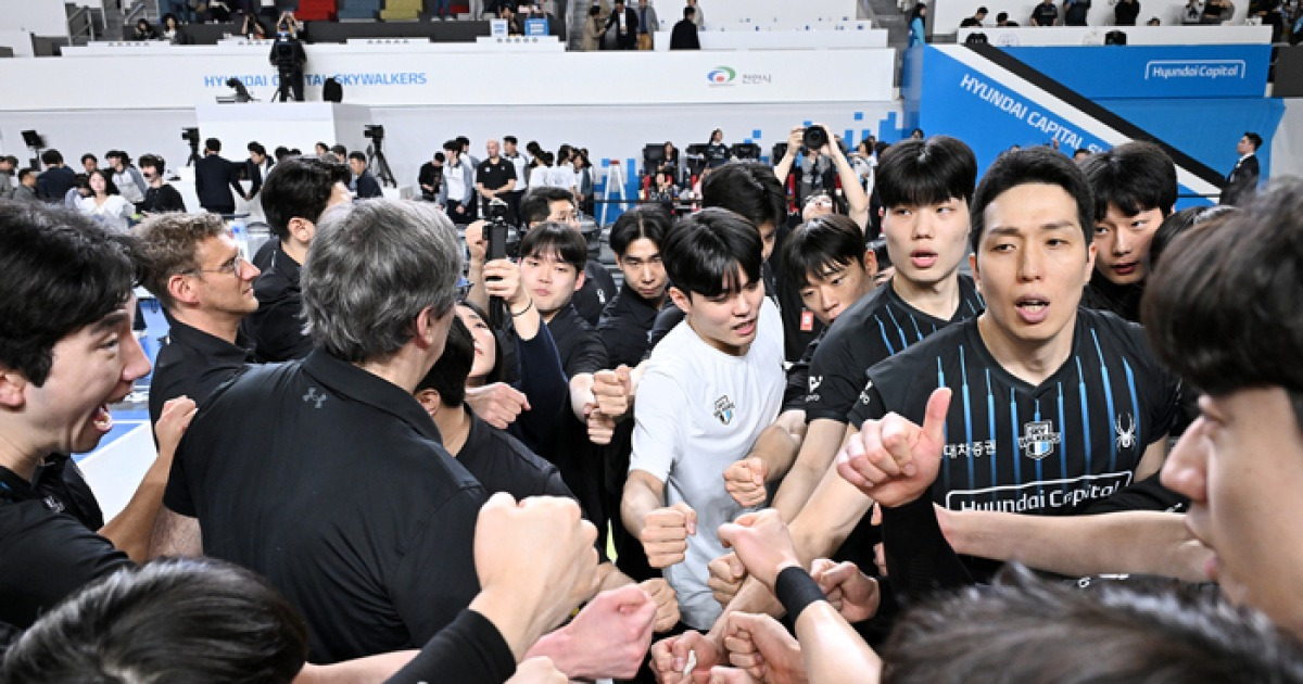 판정 논란 ‘기폭제’ 삼아 ‘반격’ 서막…현대캐피탈은 0% 확률 ‘리버스 스윕’ 도전에 나선다[SS현장]