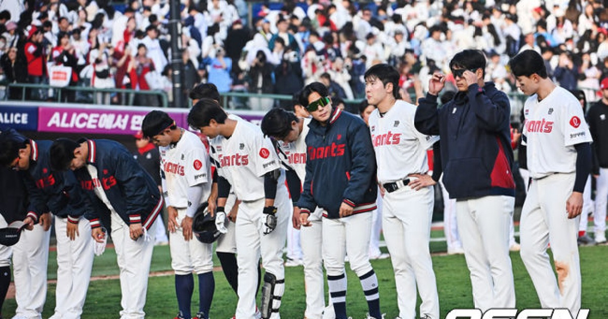 '홈런 1위'가 꼴찌팀이 된 역설, 잘 치는데 못 친다…왜 롯데는 또 참담한 6연패 빠졌나
