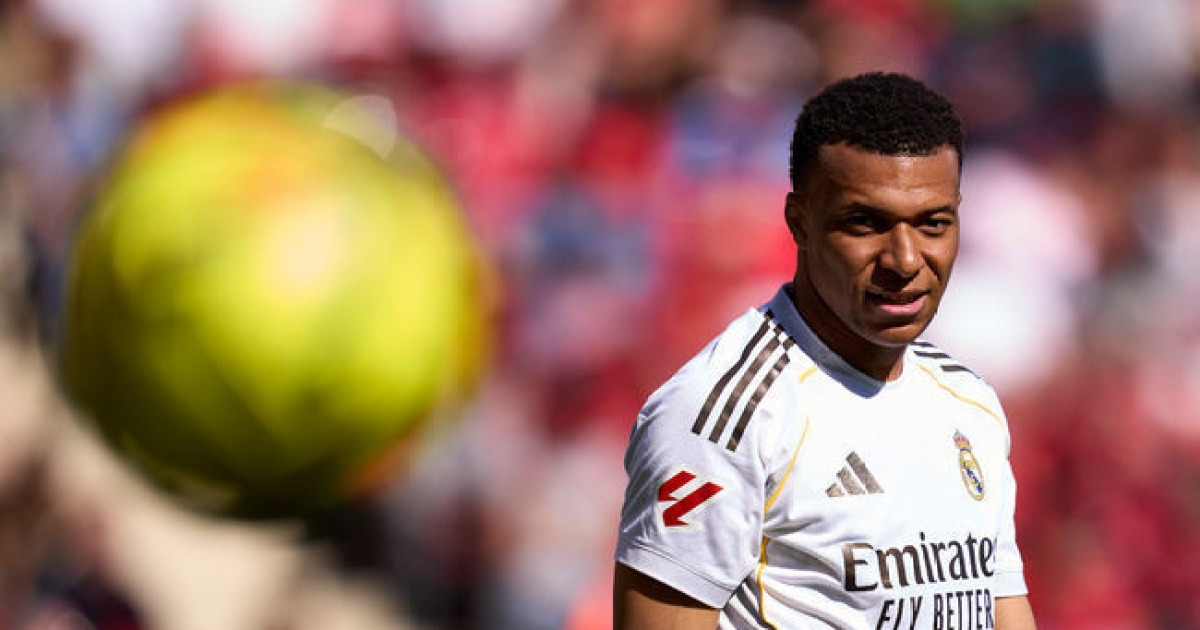 "수비 안 하는 그가 없어야 더 잘 뭉친다" 레알, 바이에른 뮌헨전 앞두고 '음바페 딜레마'에 허우적