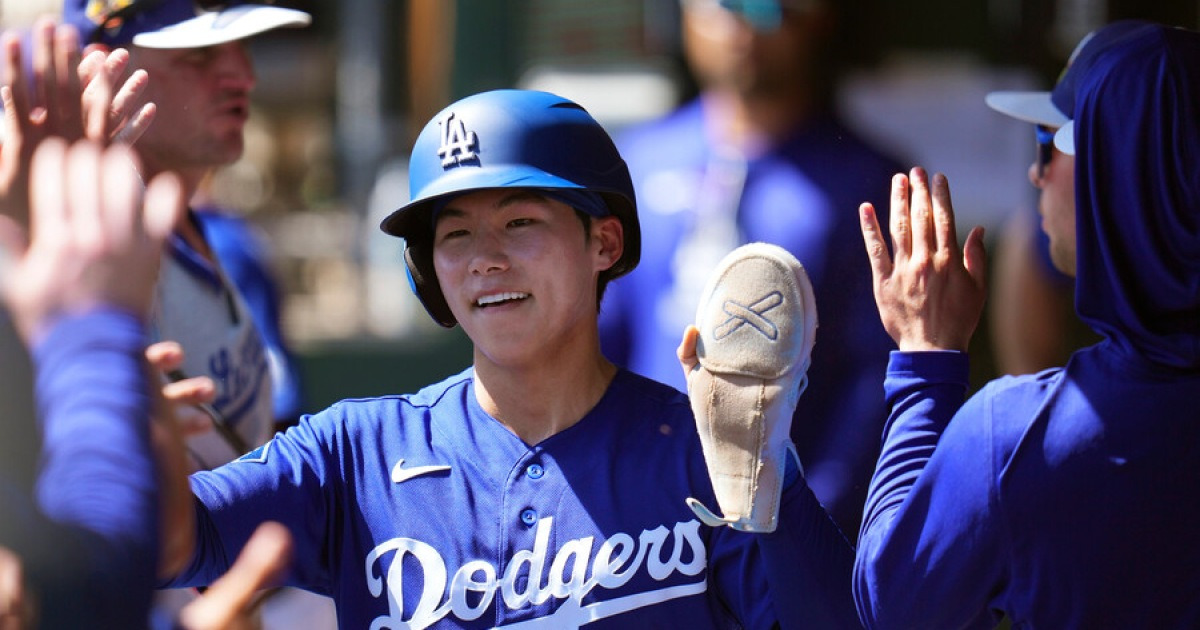 김혜성, 로버츠가 바란 것 다 해줬다…첫 선발 출전서 멀티히트+볼넷+호수비까지 '맹활약'