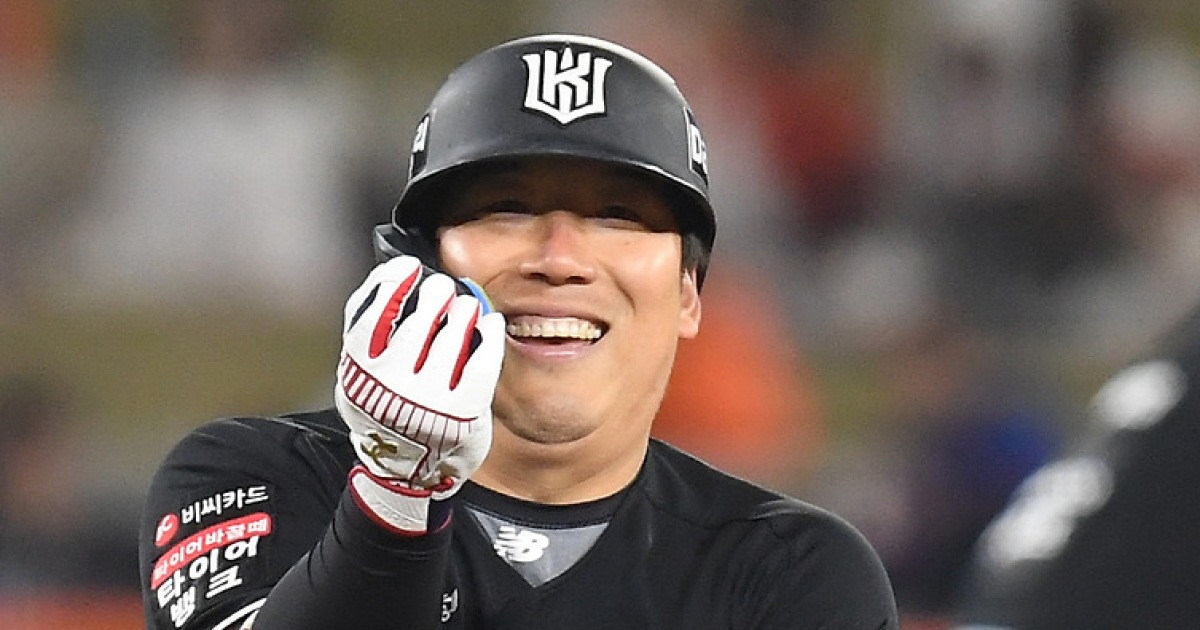 '박힌 돌'과 융화된다 → 김현수가 위대한 FA인 이유