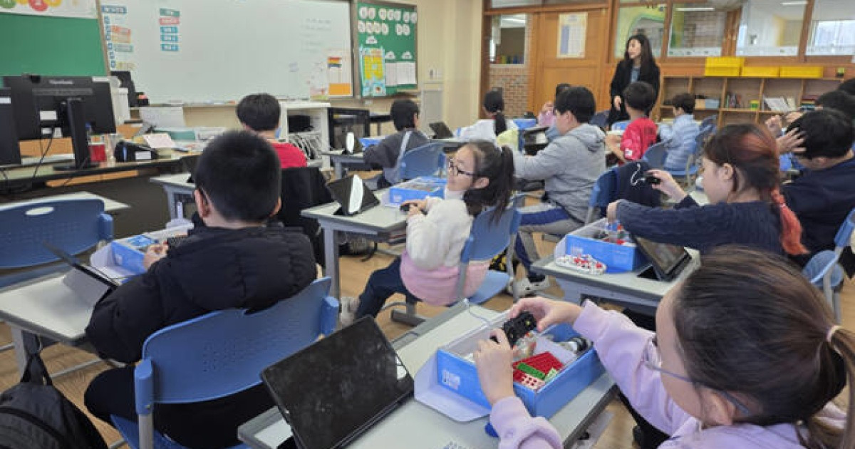 “내가 직접 만드는 로봇”… 김포교육지원청, 공유학교 ‘미래 로봇 연구소, 네오쏘코 LAB’ 운영