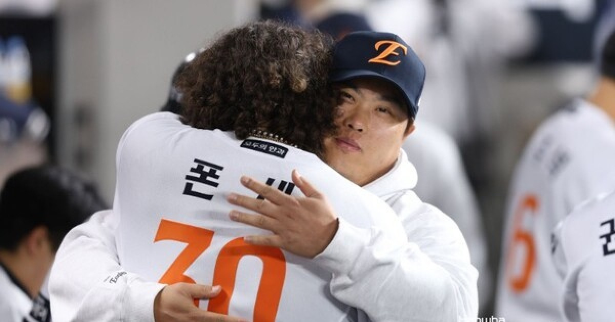 "축하해 형" 미국에서 날아온 류현진 '1500K' 축하 메시지…변치 않는 폰세의 '팬심', 팬들 마음도 울렸다