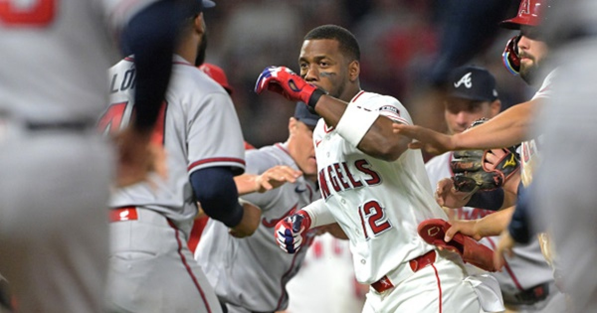 브레이브스 대 에인절스 벤치 클리어링 장면 관련 이미지