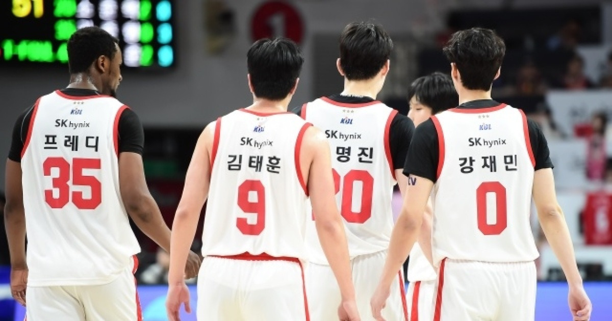 ‘KCC가 그렇게 무서워?’ 팬心도 외면한 SK, 안양서 ‘최선’을 다해 졌다…‘고의 패배 의심’ KBL도 상황 파악 중