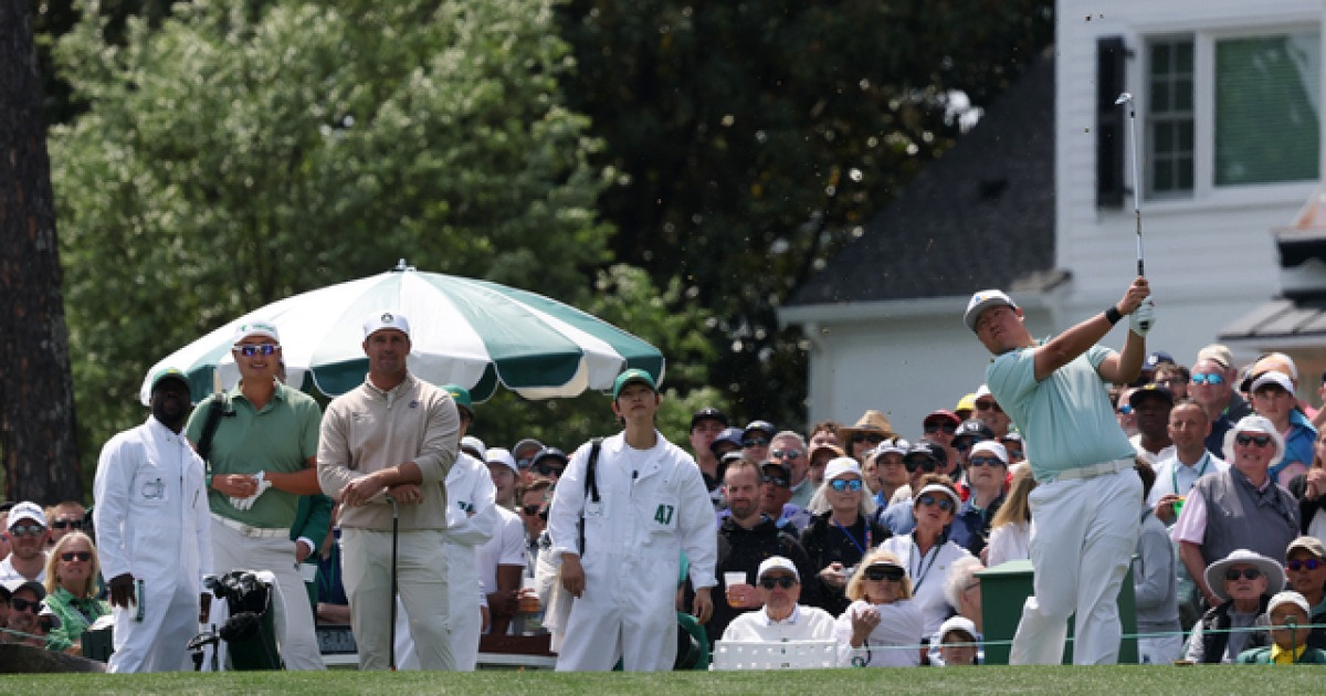 임성재 캐디로 나선 송중기, 티샷뒤 “아직도 다리가 후들”