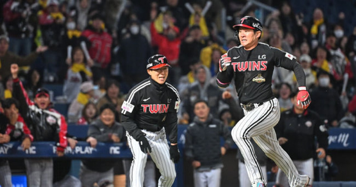 2012년 중견수 정수성→2026년 주루코치 정수성…오지환의 운수 좋은 날 “그라운드 홈런 2개 모두 정수성 코치님이 만들어주신거죠”