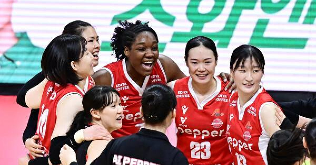 여자배구 페퍼저축은행, 해체 위기… 인수없인 공중분해