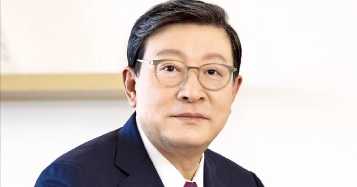 GS 허태수 "탑다운 방식은 한계...현장 실무자가 AI 주역 돼야"