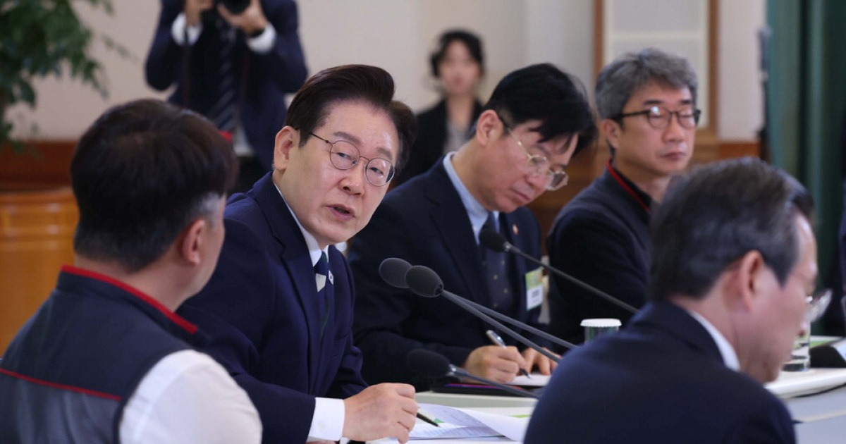 민주노총 "피지컬 AI로 일자리 소멸"… 李 "공포감 가질 필요없어"