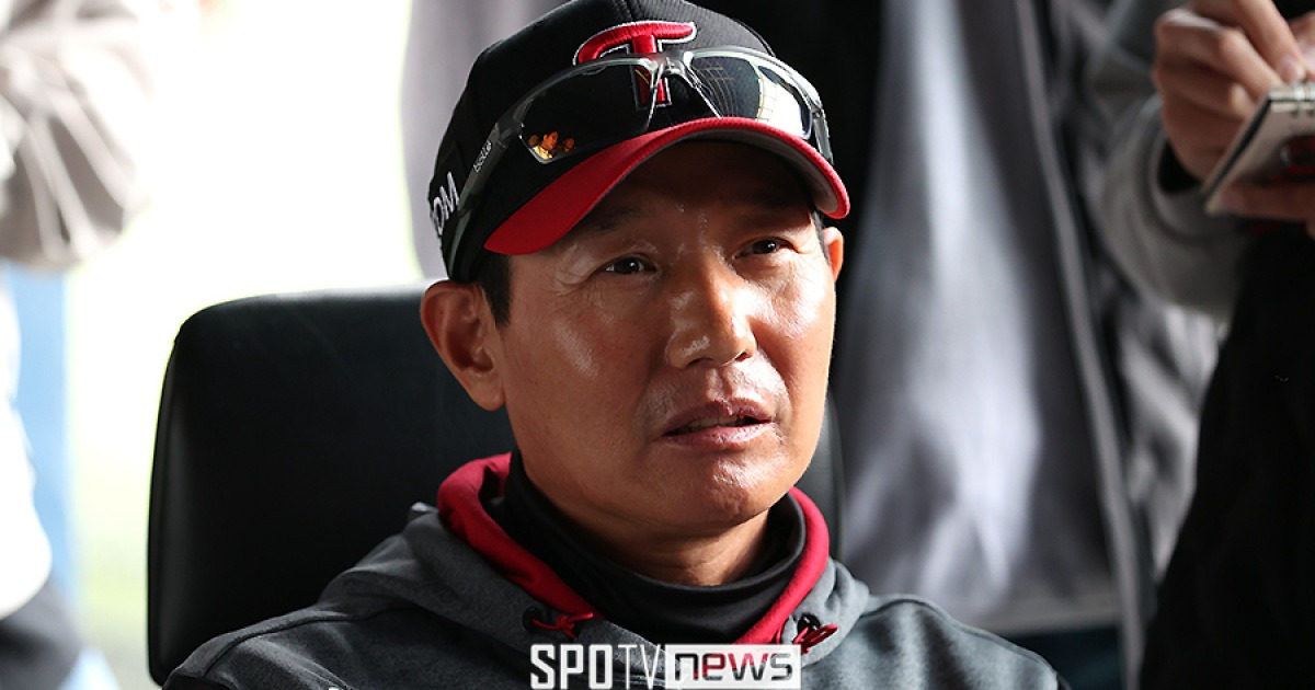 "잔루 너무 많아, 흐름 끊긴다는 뜻" 염경엽 감독, 1위 도전 경기에서 왜 파격 라인업 꺼냈나