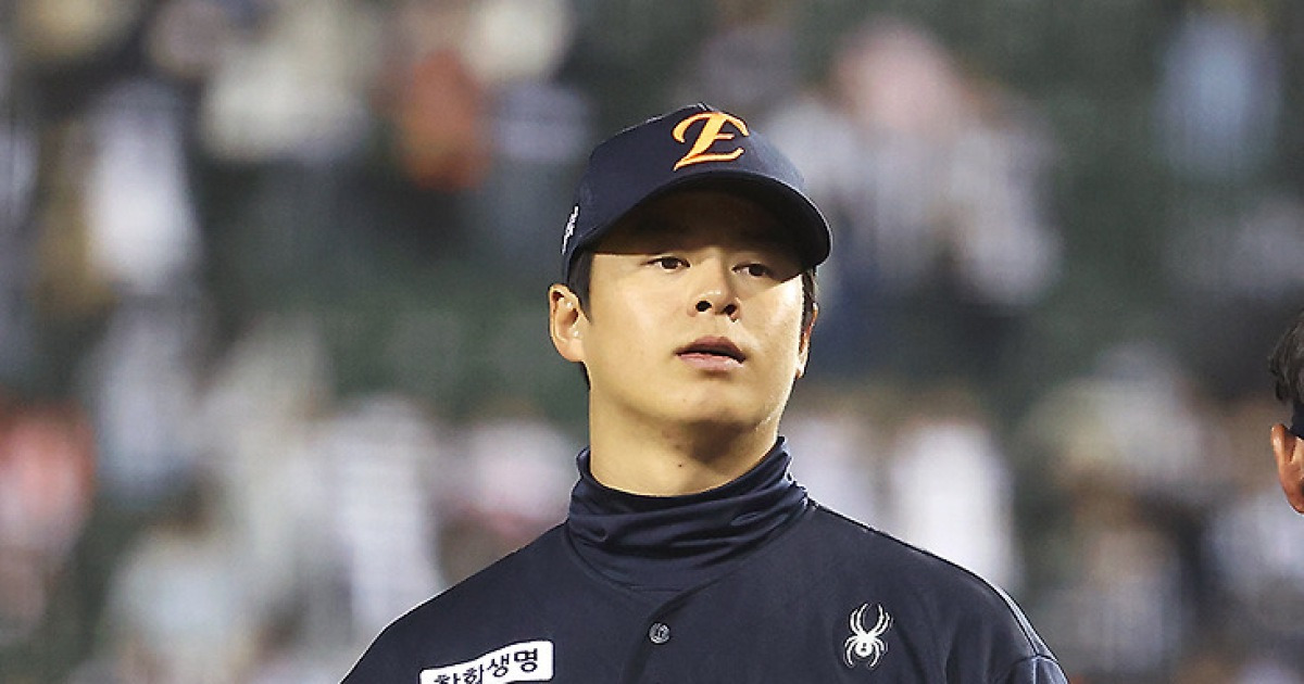 노시환 왜 이러나, 공격도 수비도 안 되다니… 찬스 날린 무안타에 실책 연발, 대형 계약 부담감인가