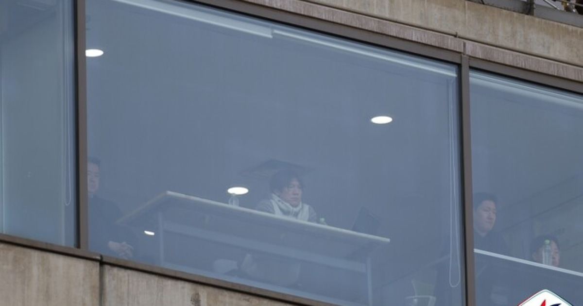 [k1.live] ‘최종 명단’ 발표 앞둔 홍명보 감독, 상암 찾아 서울-전북전 관전