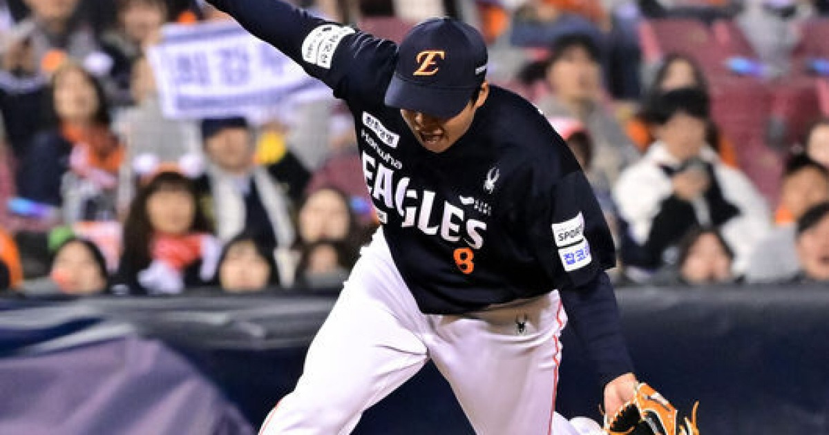 노시환 실책 또 실책, 수비까지 이러면 어떡하나…11년 초대형 계약 부담감? 이유가 될 수 없건만 [오!쎈 대전]