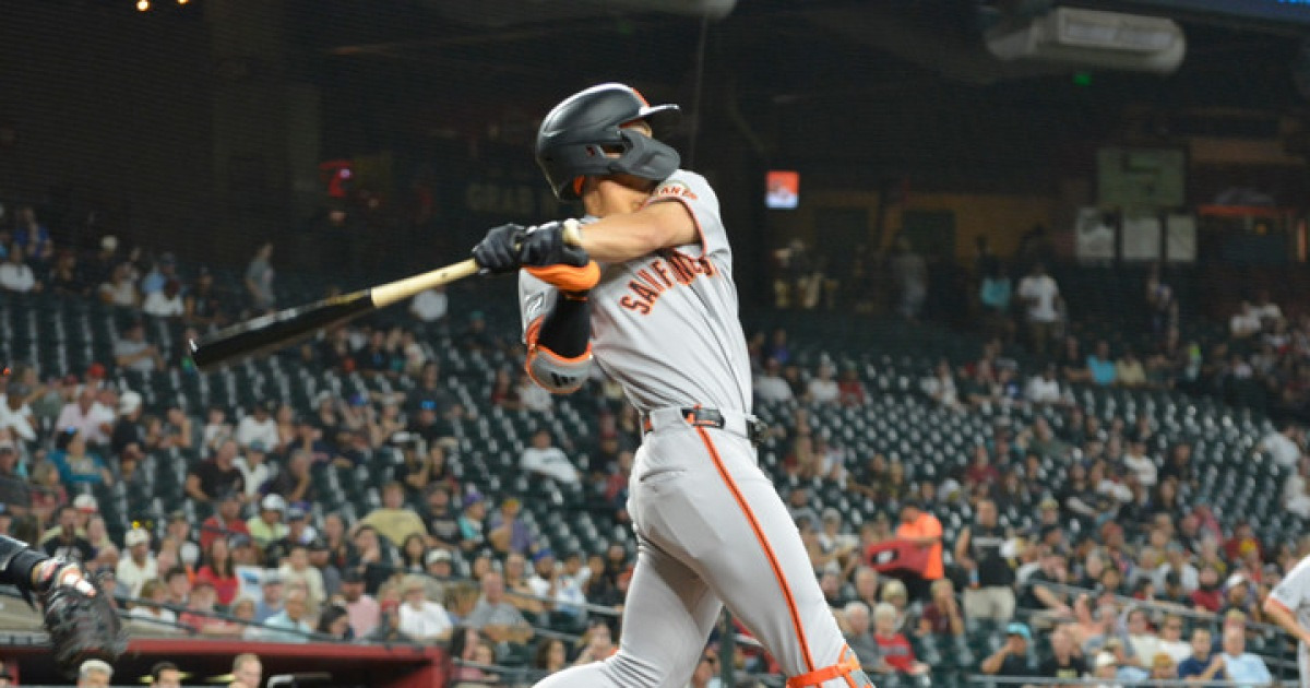 시즌 첫 '홈런포' 이정후, 12일 볼티모어전 6번 재배치…이틀 연속 '장타쇼' 도전