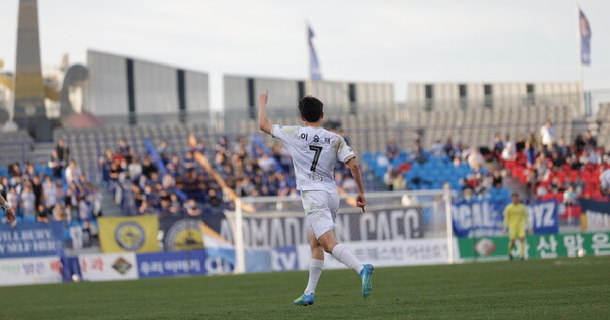 '이승재 천금 동점골' 김해, 충남아산 원정서 1-1 무...귀중한 첫 승점