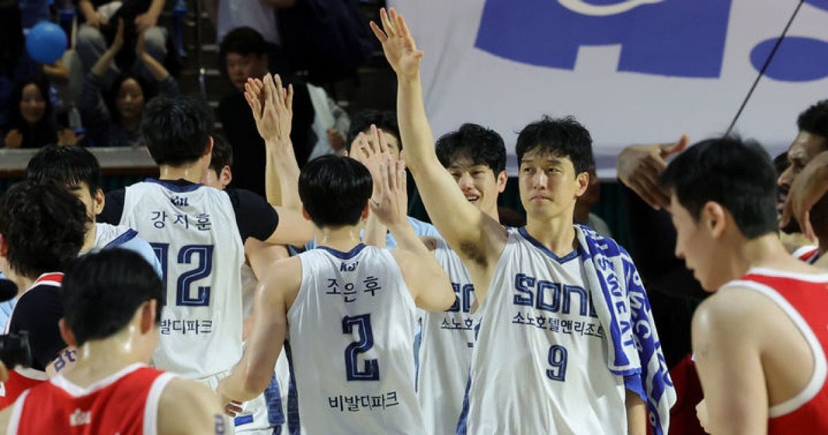 '최초 봄 농구' 소노, 6강 PO 1차전서 SK 꺾어…'91.1% 확률' 잡았다 [뉴시스Pic]