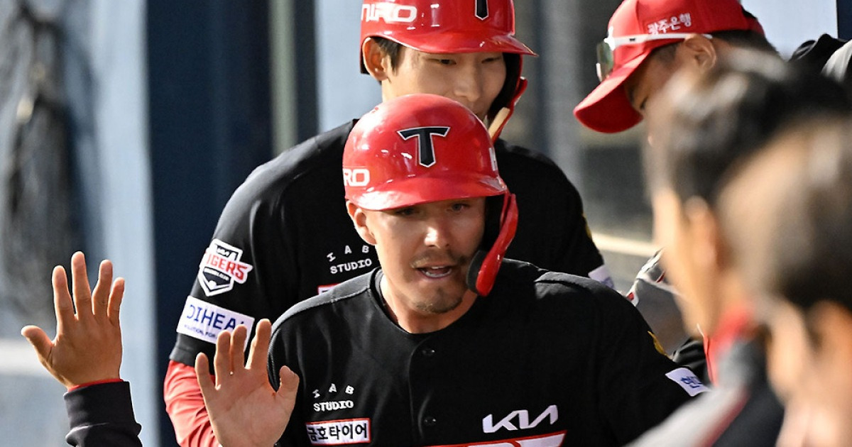 KIA 철렁했네! "헤드 퍼스트 슬라이딩 제발 하지 마" 꽃감독 노심초사→'2.2억의 기적' 현실 되나 [대전 현장]