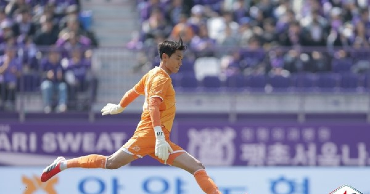 흔들렸던 안양 수비, 아쉬운 승점 1점… 그만큼 'GK 김정훈의 선방'이 값졌던 김천 원정