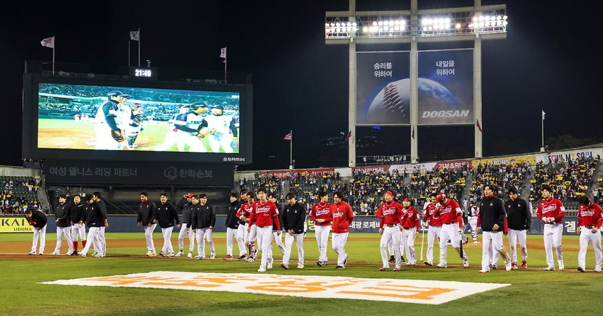 ‘5연패’ SSG 덮친 수비 불안…2루수 고민도 깊어진다