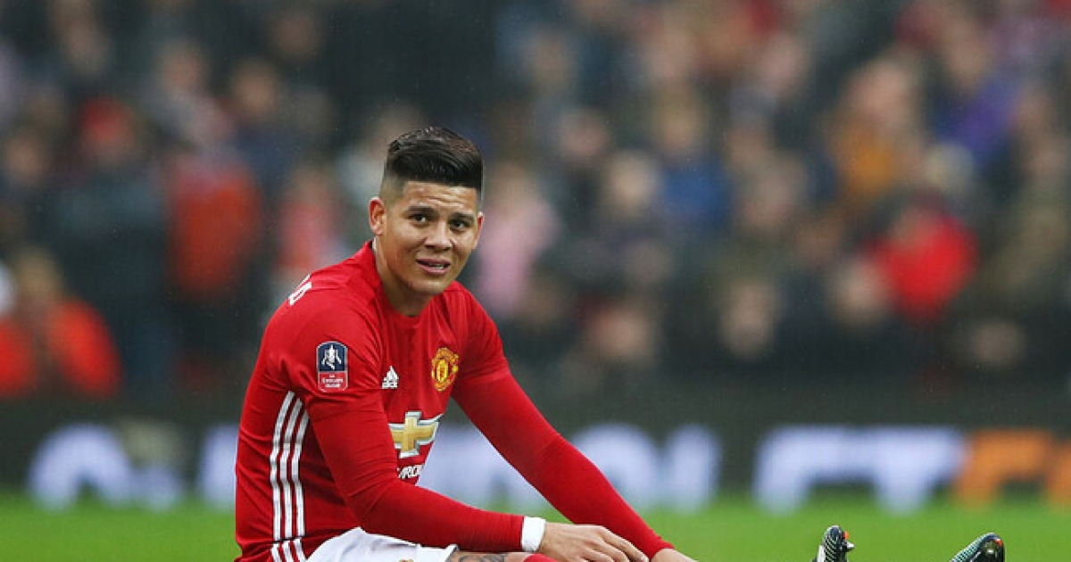 맨체스터 유나이티드서 방출된 이유 있었다…주먹으로 상대 얼굴 가격→‘다이렉트 퇴장’