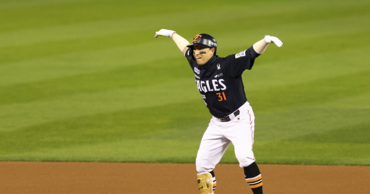 손아섭, 한화→두산 전격 이적...1.5억 포함된 '고육지책 트레이드' [오피셜]