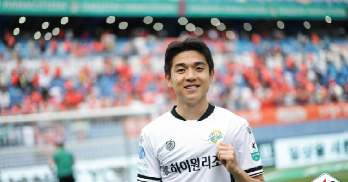 강원FC 김대원, 막힌 혈 뚫는 득점포 “역사에 이름 남길 수 있어 감사”