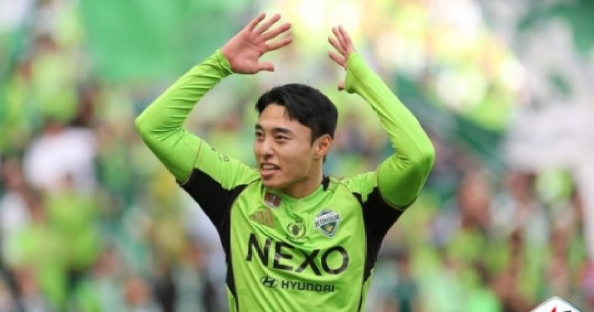 전북 현대 이동준, 개막전 몸 날린 왼발 발리슛으로 K리그 2026 첫 '이달의 골'...팬 투표 72.3% 압도적 선택