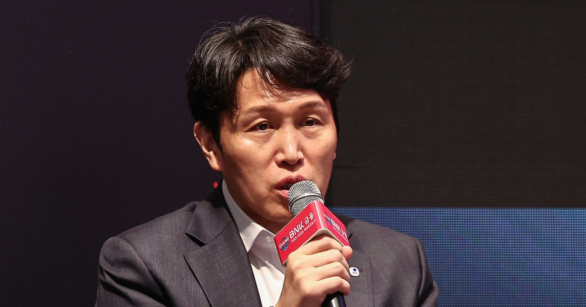 우리은행, 새 사령탑에 전주원 전격 발탁…위성우 시대 막 내려