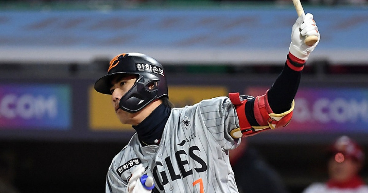 "이대로라면 주전에서 밀린다"…강정호, '50억 FA' 심우준에 뼈때리는 일침→"유망주들 치고 올라올 것"