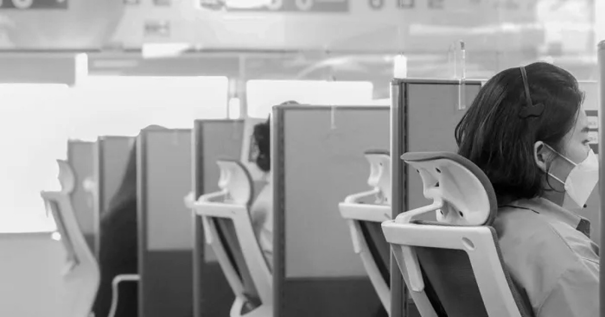 [단독] AI 도입 콜센터, 월급도 깎았다···대체 1순위? “자르기 쉬워 잘랐을 뿐” [딸깍, 노동 ②]