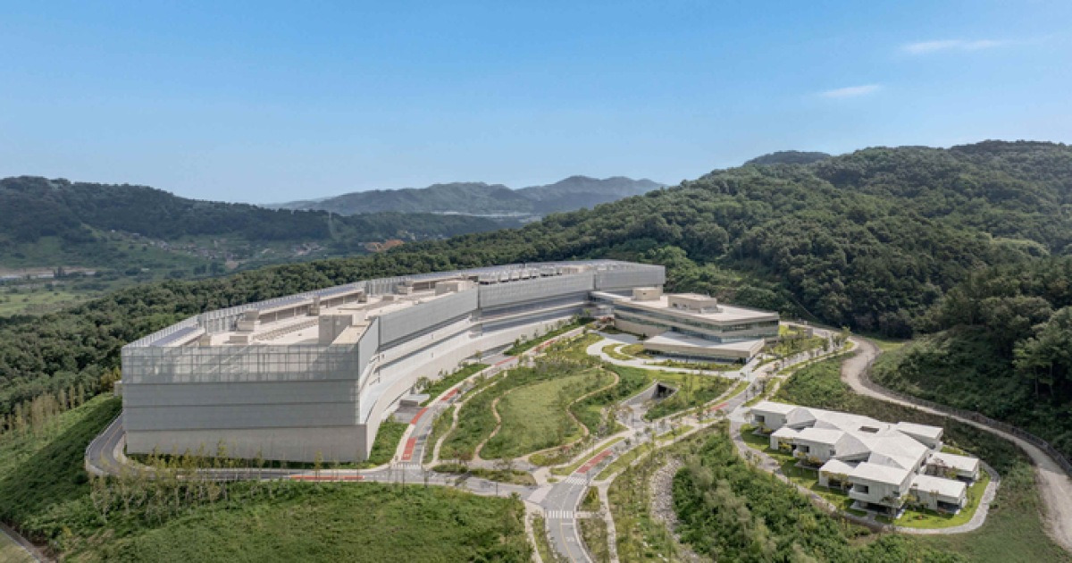 [단독] 국민성장펀드, 네이버 데이터센터에 4천억 지원…“AI 주권 확보”