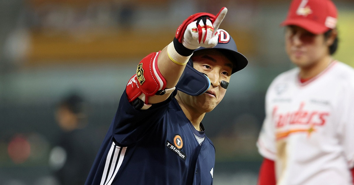 화끈 이적포·낭만 3루타… 봄 야구, 눈 돌릴 틈이 없다