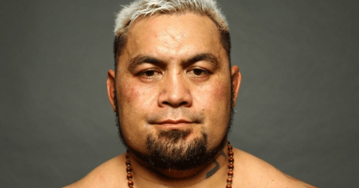 "어차피 널 죽일거야"...'UFC 전설' 마크 헌트, '가정폭력 혐의'로 체포→유치장서 하룻밤 보낸 뒤, 접근금지 조건 달고 '보석 석방'