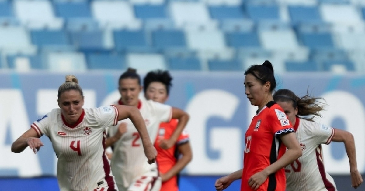 11명이 뛴 여자축구, 10명 캐나다에 1-3 완패