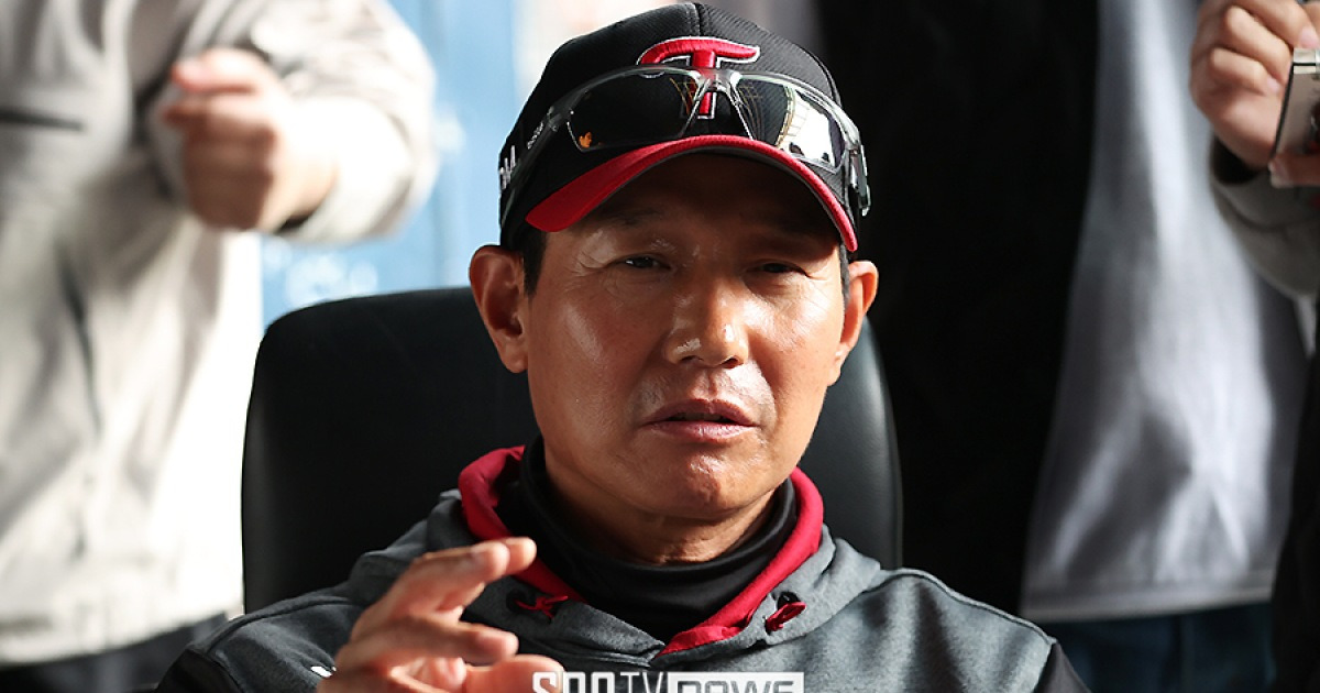 "아무도 안 믿더라" 결국 사실로 밝혀진 염경엽 '포크볼 안전론'…미국에서도 대세됐다