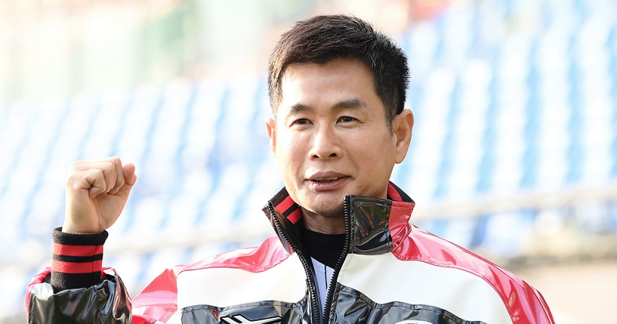 "자택서 턱걸이하다 떨어져" LG 송지만 코치, 발가락 골절로 1군 말소…김용의 코치 콜업  [잠실 현장]