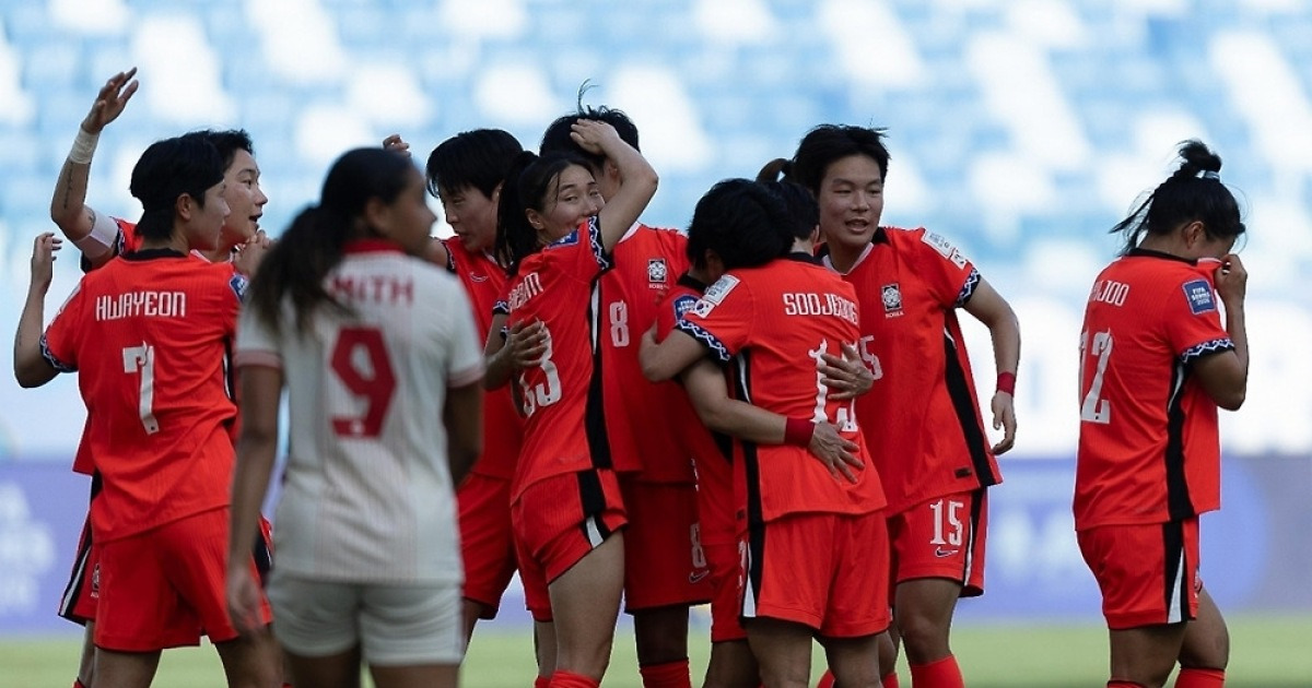 신상우호, FIFA 시리즈 2차전서 10명이 싸운 캐나다에 1-3 패배