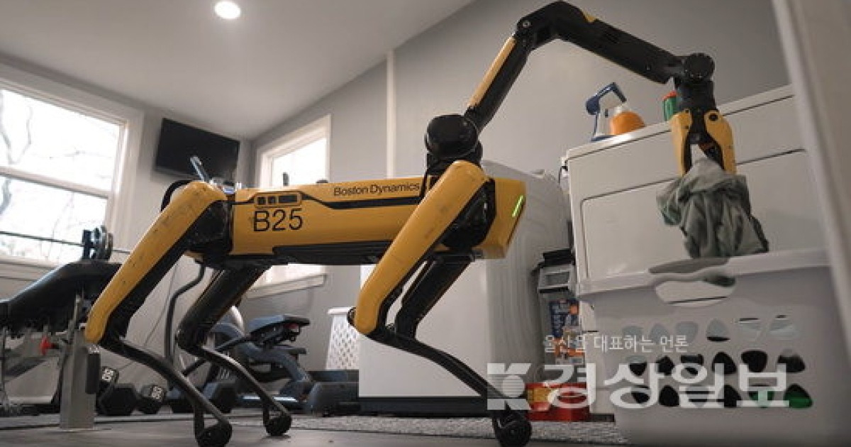 로봇개가 개 산책도 시킨다…‘스팟’에 제미나이(구글 AI) 적용