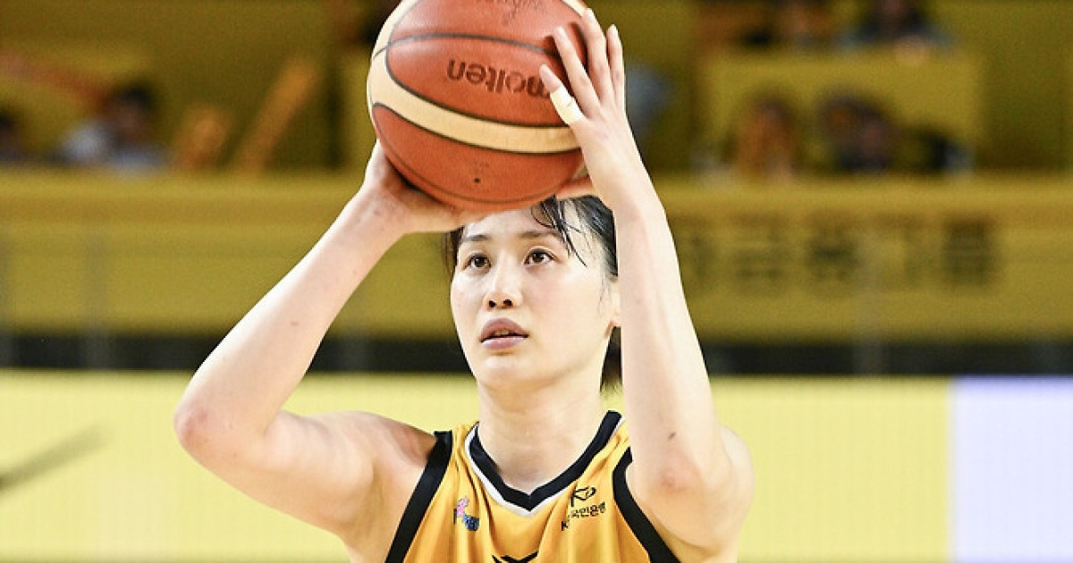 강이슬 WNBA 피닉스 머큐리 트레이닝 캠프 계약 관련 이미지
